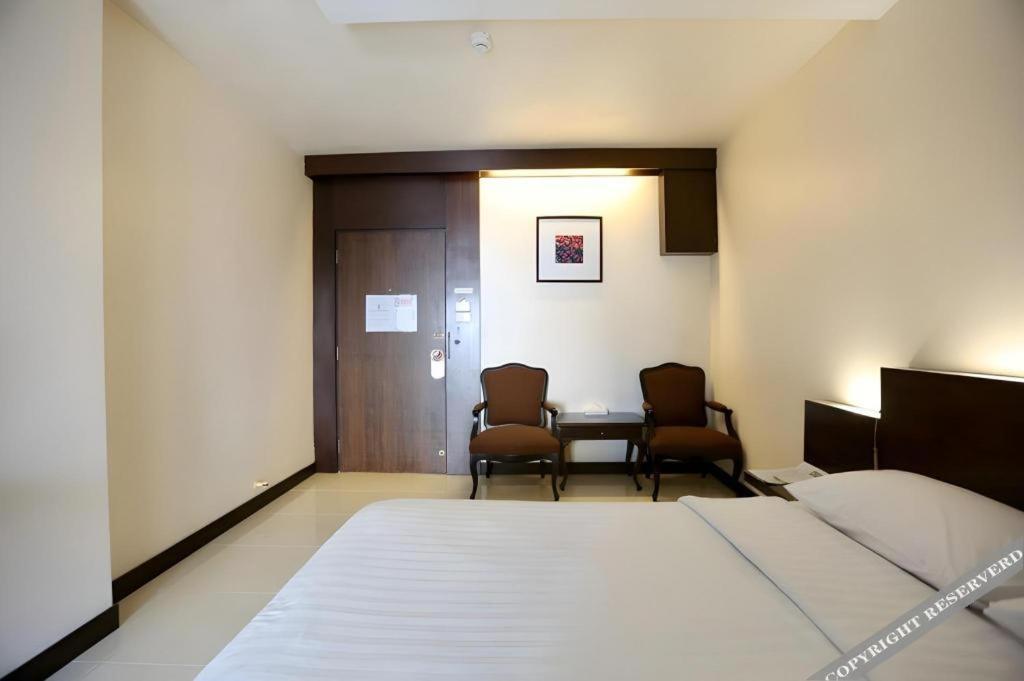 Synsiri Ladprao 130 Hotell Bangkok Eksteriør bilde